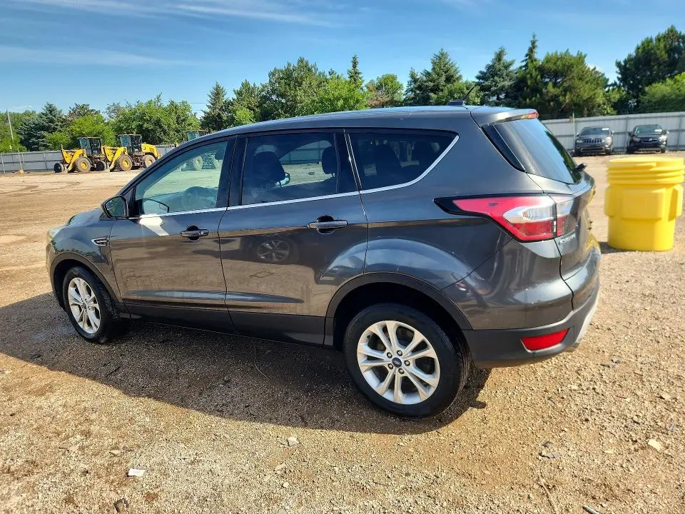 2017 FORD ESCAPE SE  