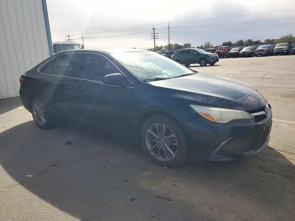 2016 TOYOTA CAMRY SE  