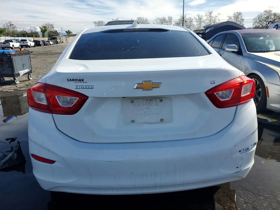 2017 CHEVROLET CRUZE LT  