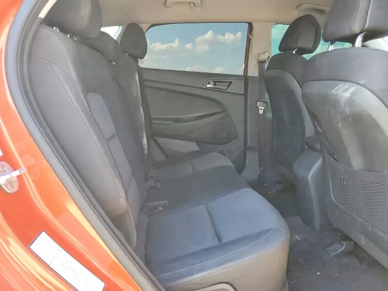 2017 HYUNDAI TUCSON SE  
