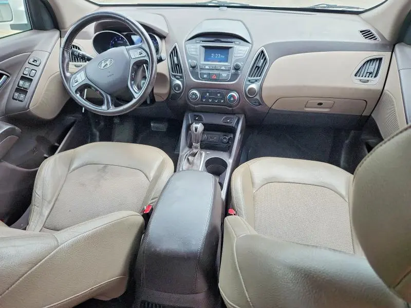 2015 HYUNDAI TUCSON SE  