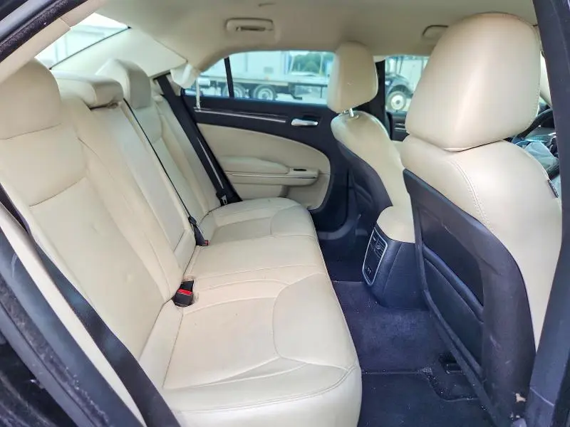2015 CHRYSLER 300 LIMITED  