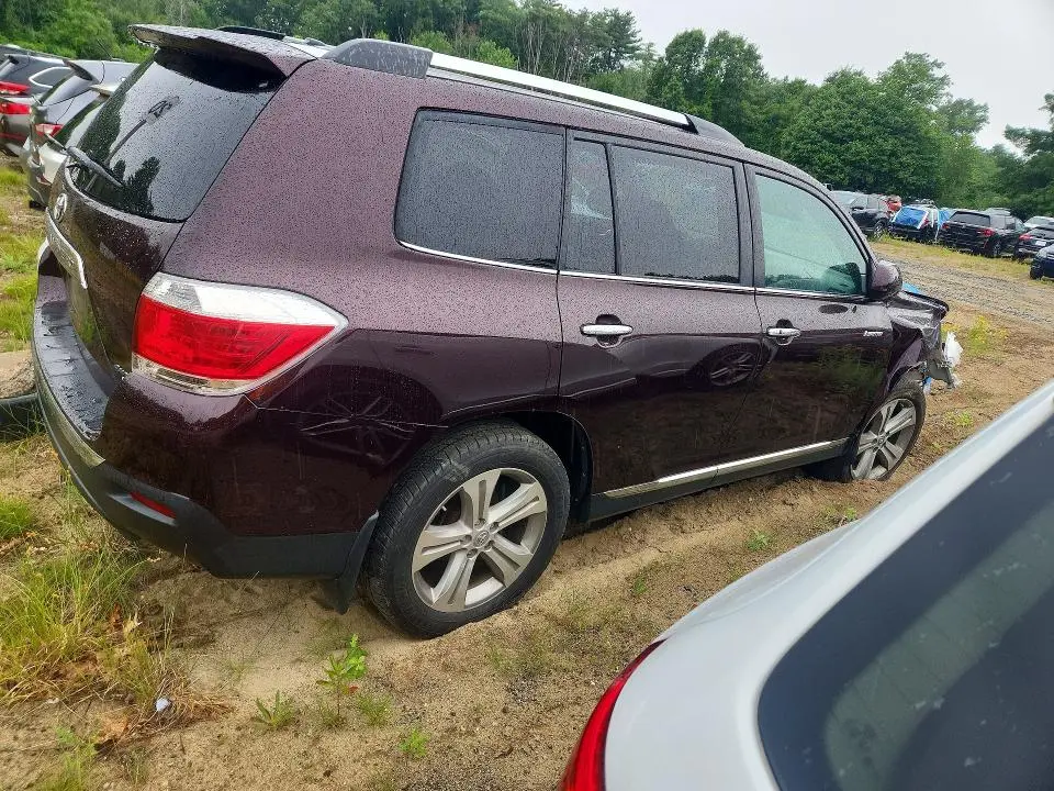 2013 TOYOTA HIGHLANDER LIMITED  