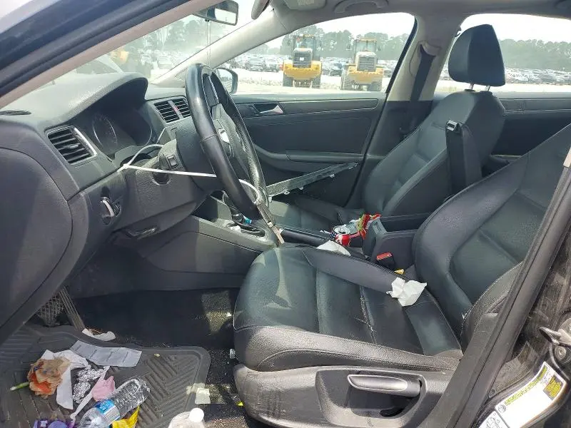 2012 VOLKSWAGEN JETTA SE  