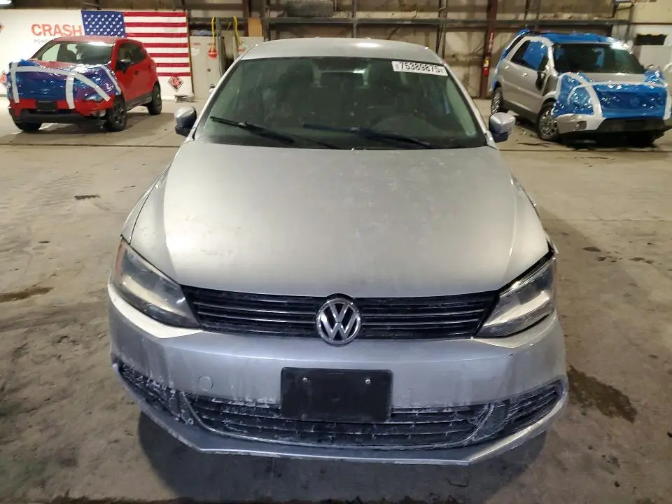 2013 VOLKSWAGEN JETTA SE  