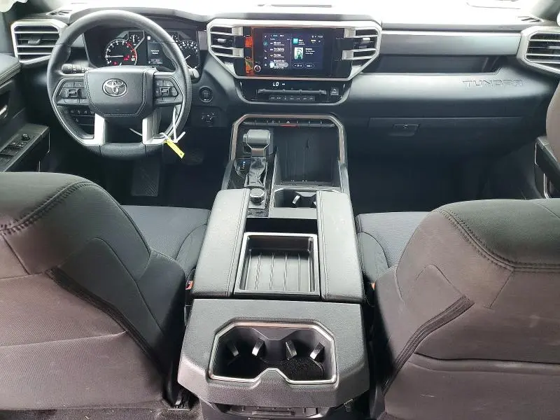 2025 TOYOTA TUNDRA CREWMAX SR5  