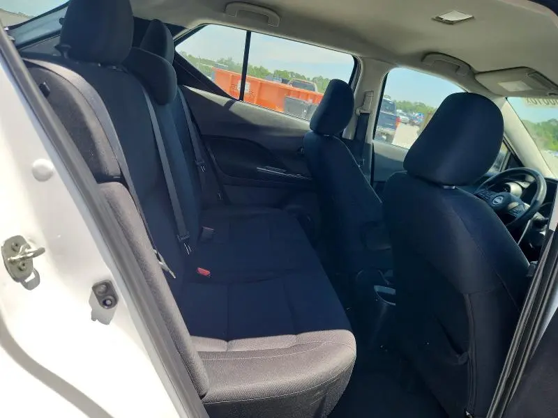 2023 NISSAN KICKS S  