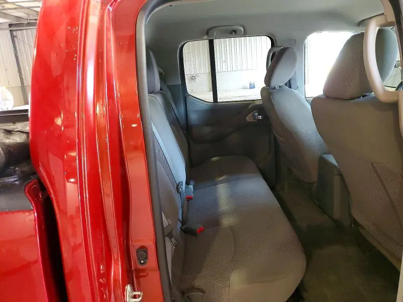 2016 NISSAN FRONTIER SV  