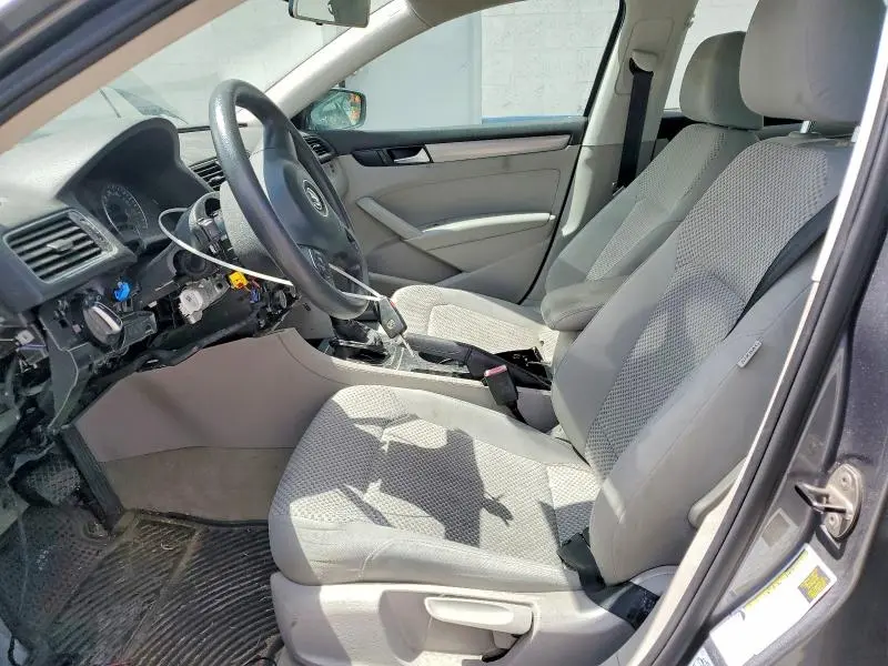 2014 VOLKSWAGEN PASSAT S  