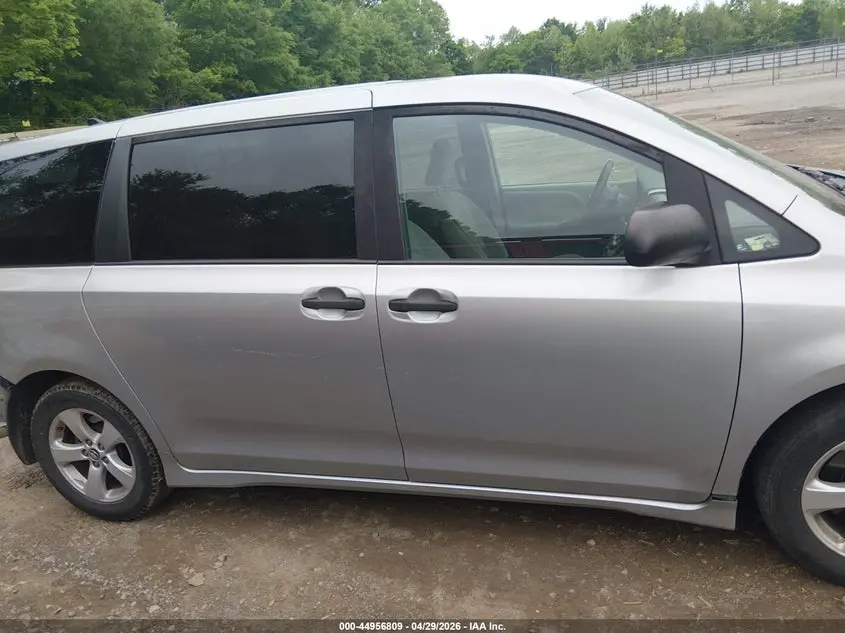 2020 TOYOTA SIENNA L
