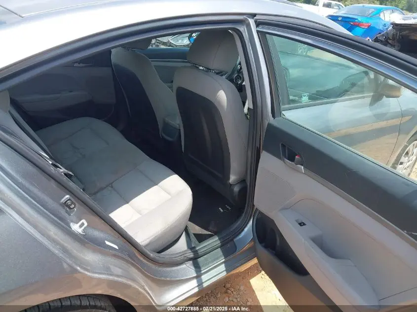 2018 HYUNDAI ELANTRA SE