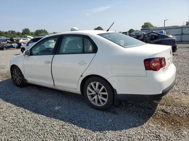 2010 VOLKSWAGEN JETTA SE  
