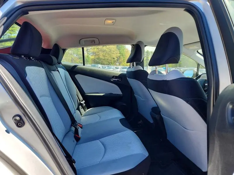 2018 TOYOTA PRIUS THREE  