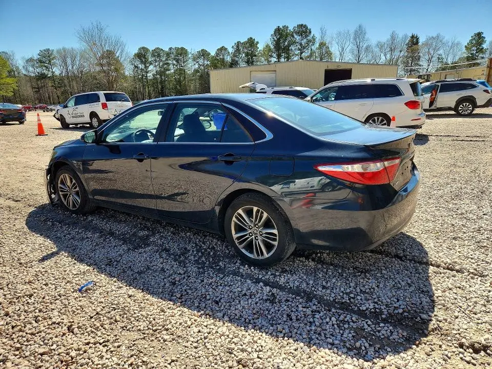2016 TOYOTA CAMRY SE  