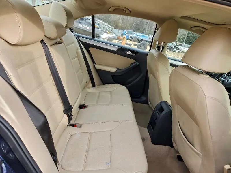 2014 VOLKSWAGEN JETTA SE  