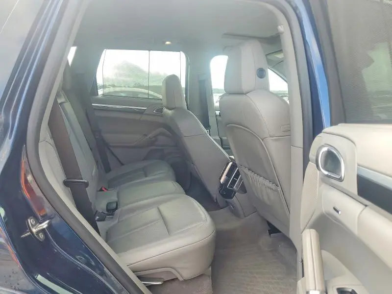 2014 PORSCHE CAYENNE   