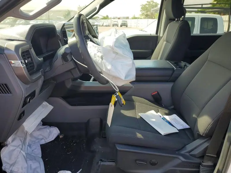 2025 FORD F150 LIGHTNING PRO  