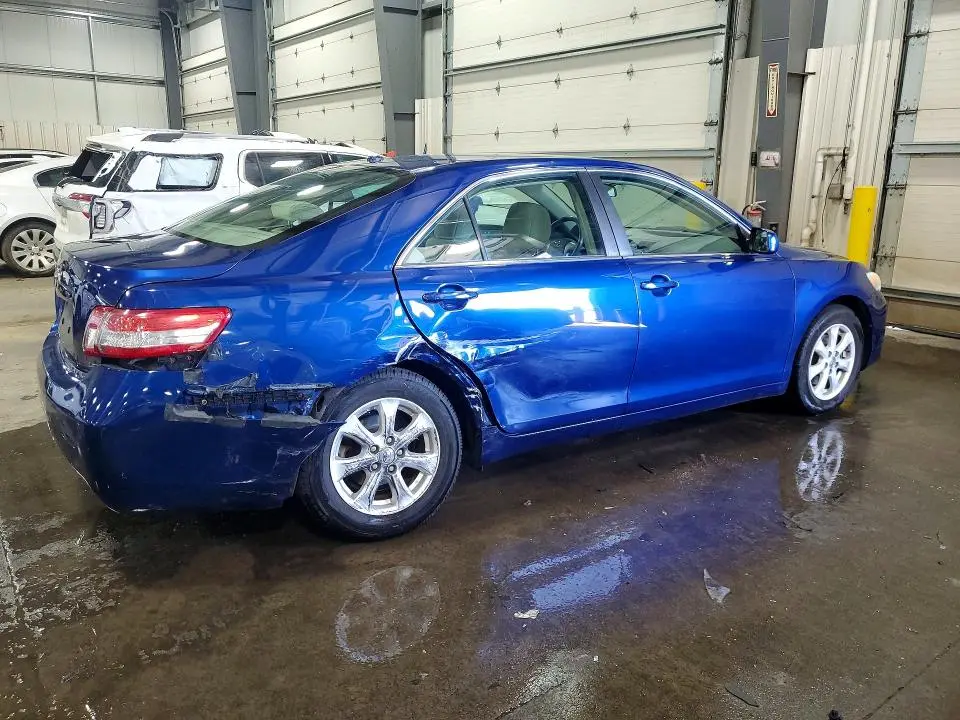 2010 TOYOTA CAMRY LE  