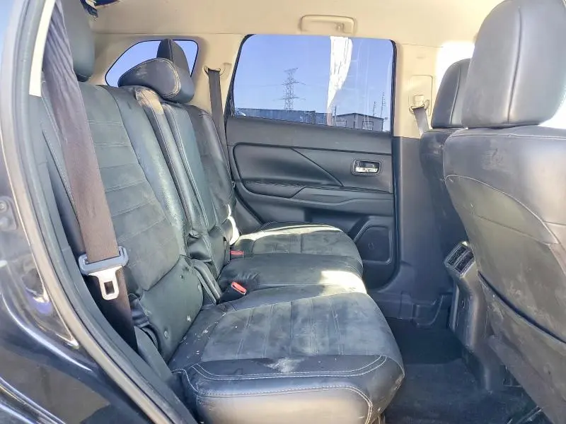 2019 MITSUBISHI OUTLANDER SE  