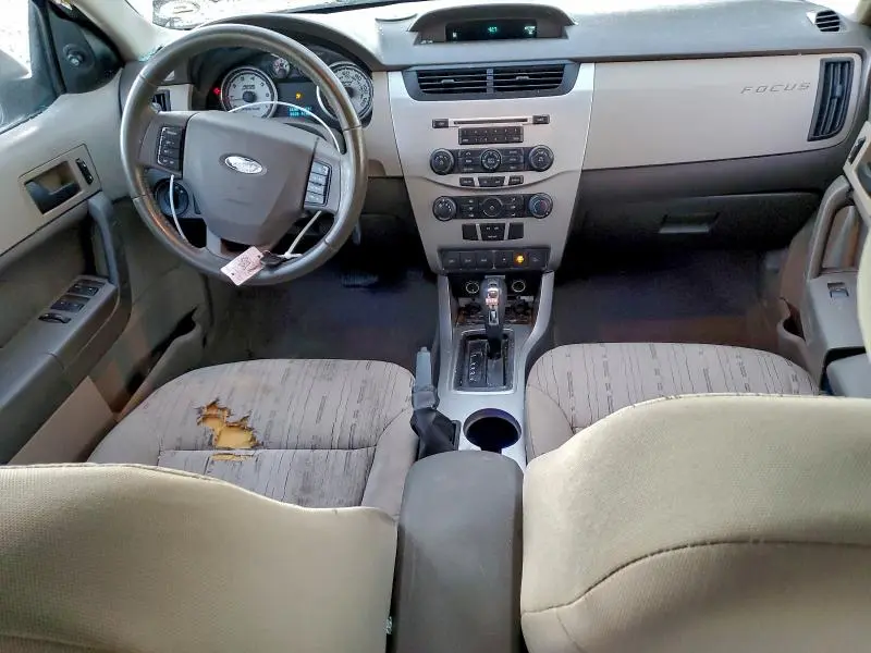 2010 FORD FOCUS SE  