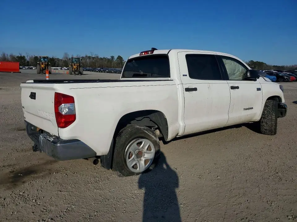 2020 TOYOTA TUNDRA CREWMAX SR5  