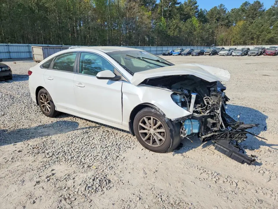 2019 HYUNDAI SONATA SE  