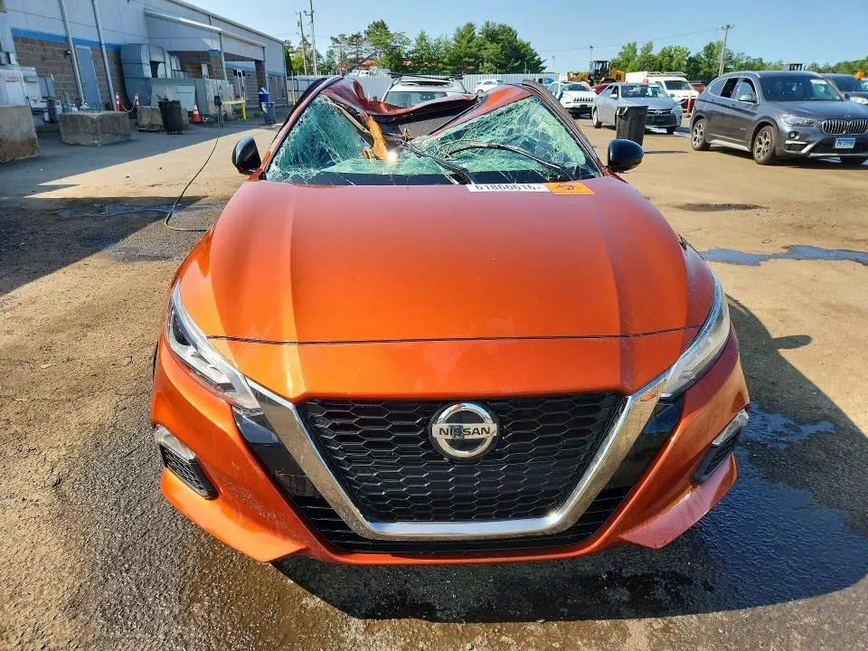 2019 NISSAN ALTIMA SR  