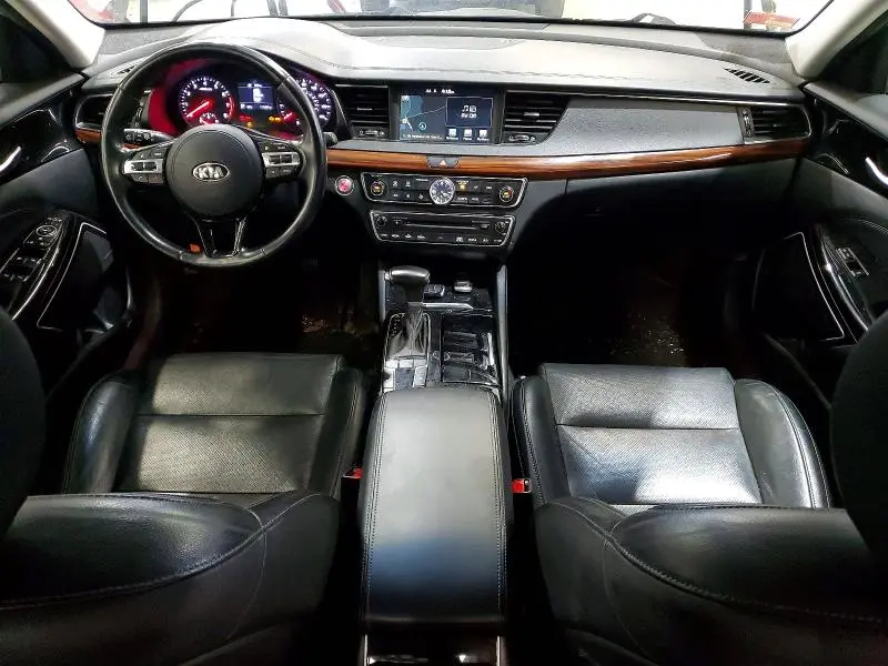 2017 KIA CADENZA PREMIUM  
