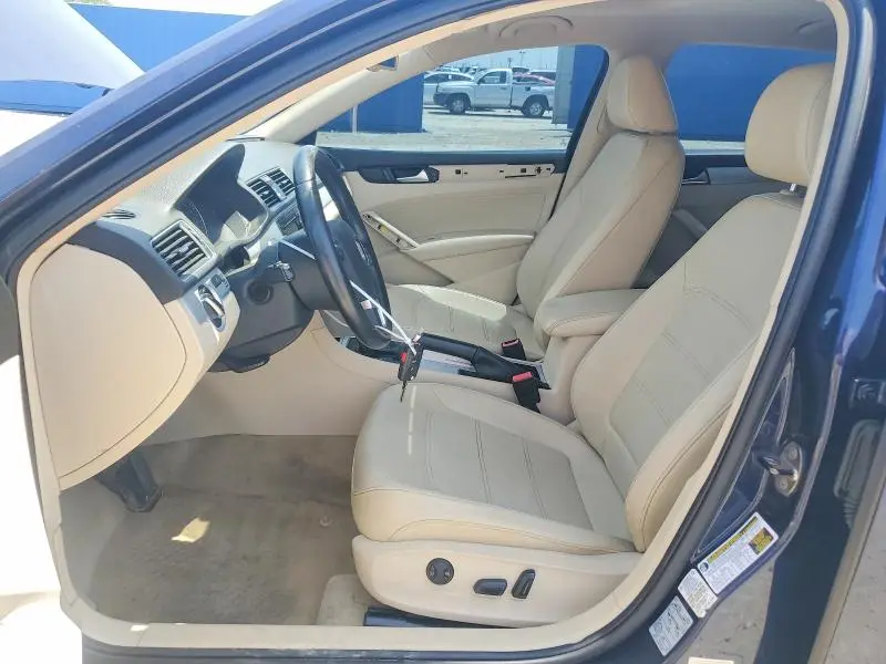 2012 VOLKSWAGEN PASSAT SE  