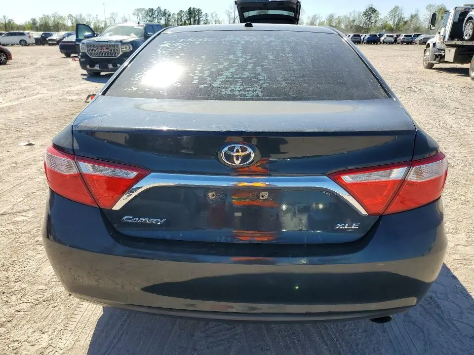2016 TOYOTA CAMRY XLE  