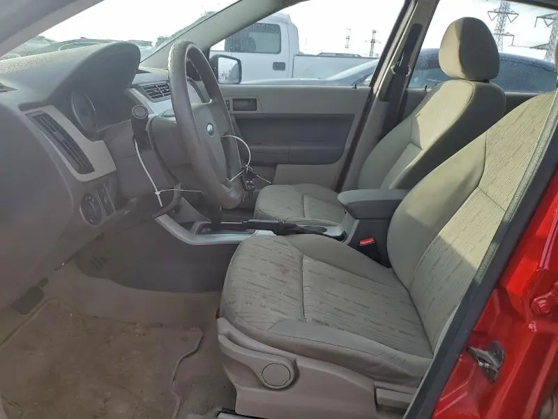 2010 FORD FOCUS SE  