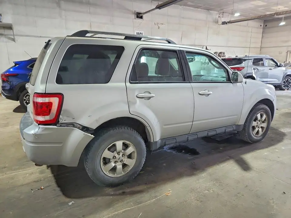 2011 FORD ESCAPE LIMITED  