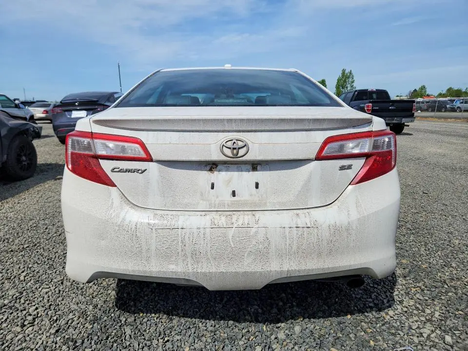 2012 TOYOTA CAMRY SE  