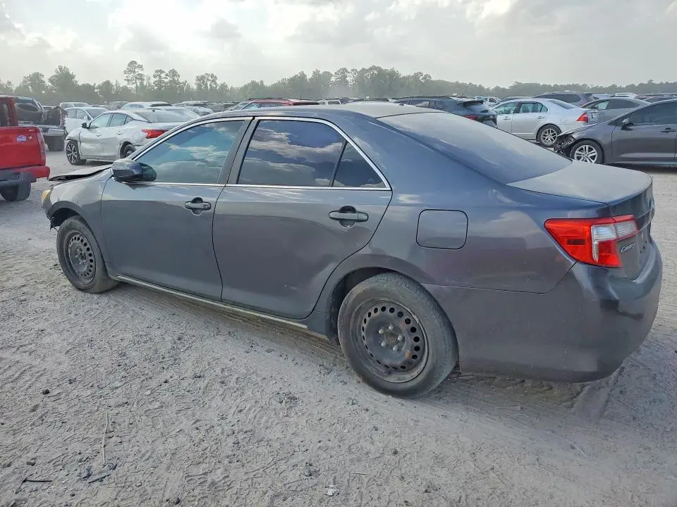 2013 TOYOTA CAMRY LE  