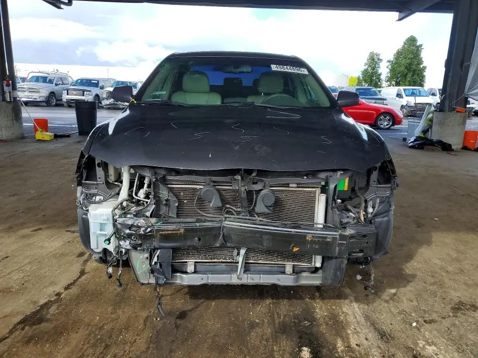 2011 TOYOTA CAMRY XLE  