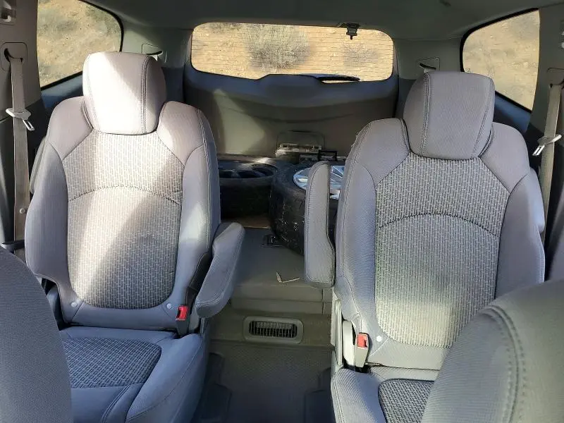 2010 CHEVROLET TRAVERSE LT  