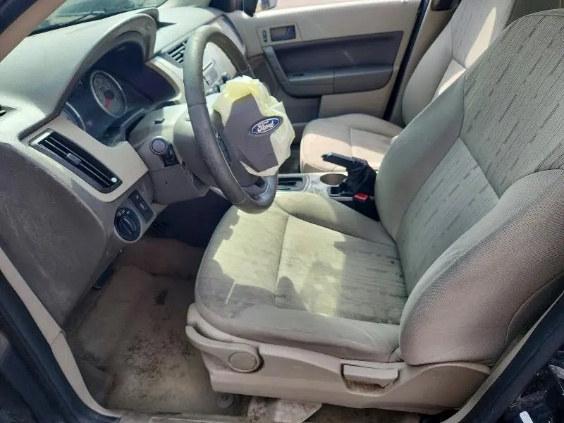 2011 FORD FOCUS SE  