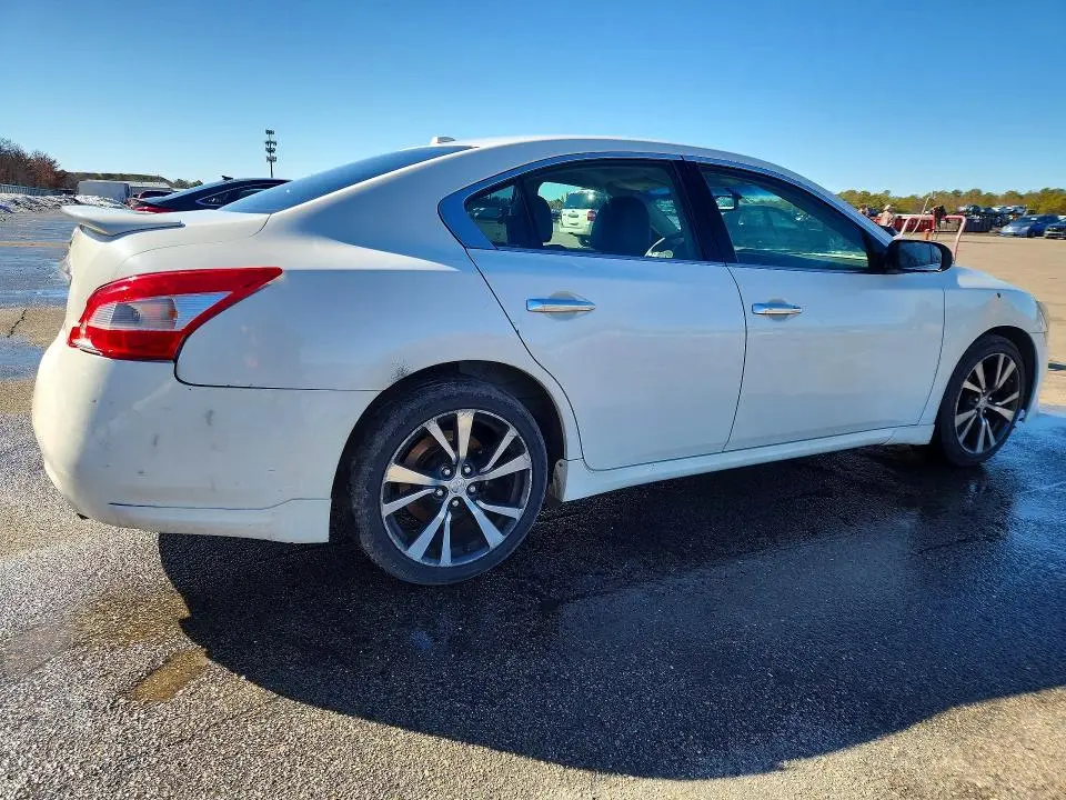 2010 NISSAN MAXIMA 3.5 S  