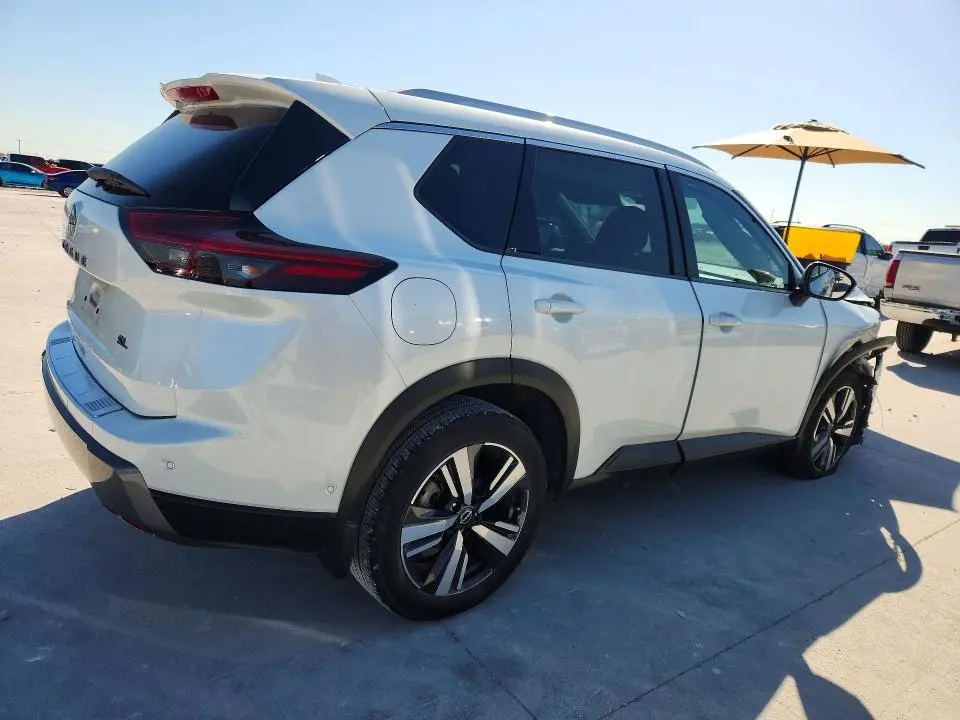 2024 NISSAN ROGUE SL  