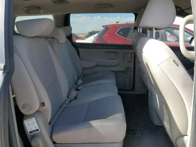2017 KIA SEDONA LX  