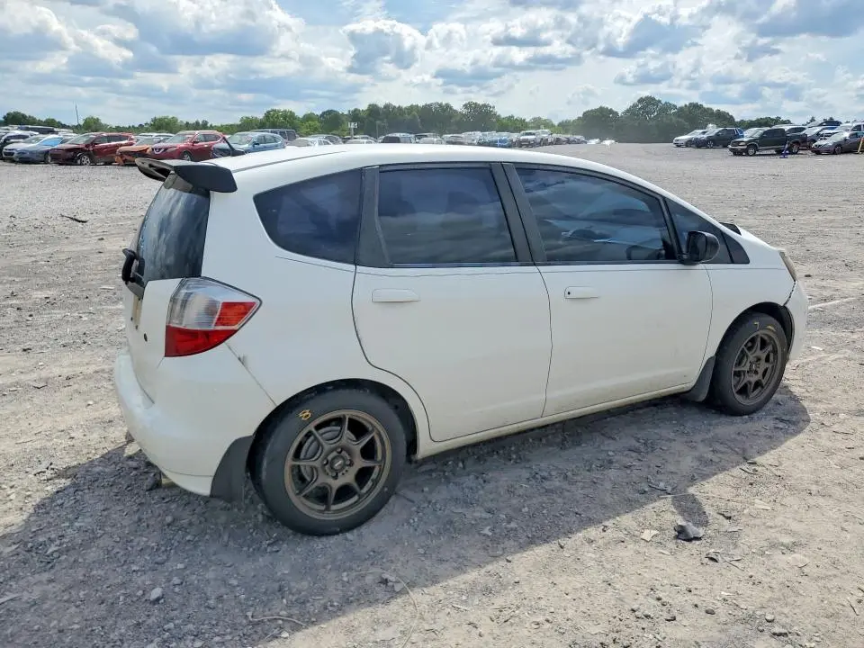 2010 HONDA FIT   