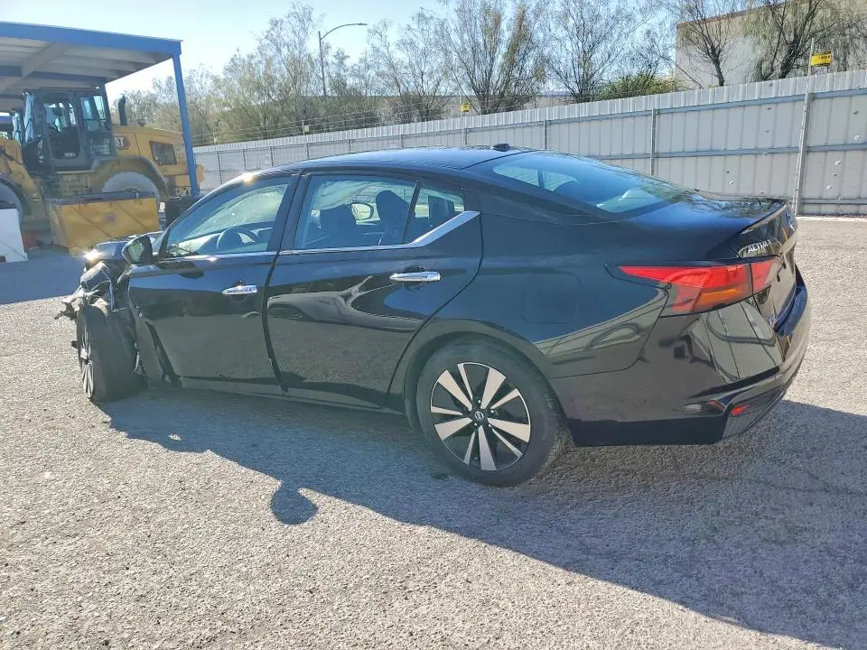 2022 NISSAN ALTIMA SV  