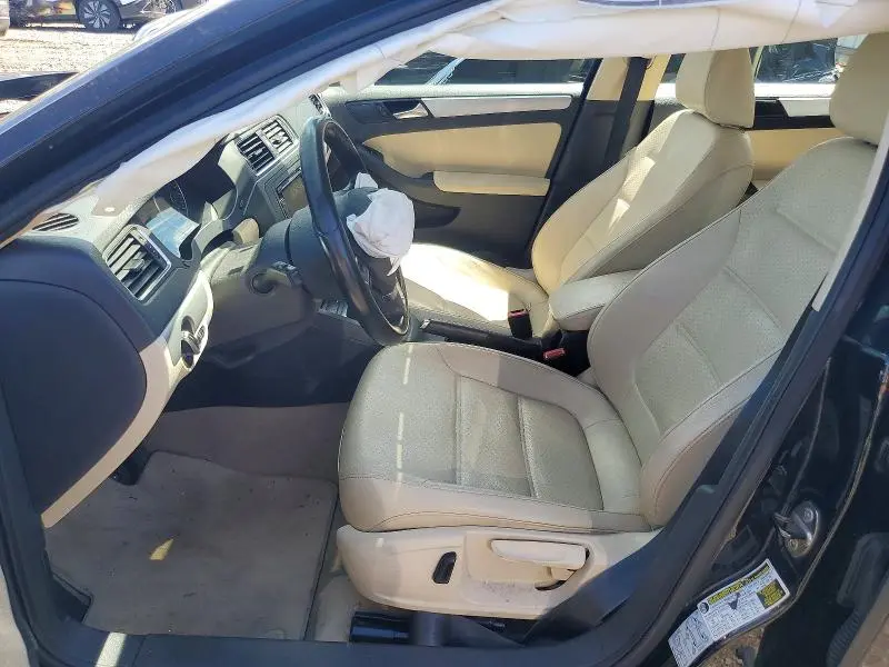 2014 VOLKSWAGEN JETTA SE  