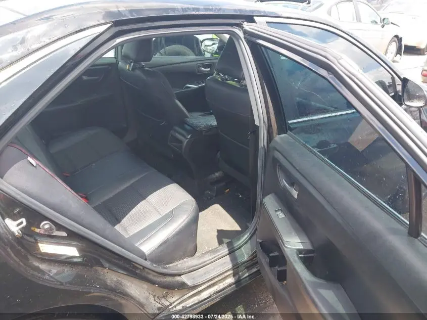 2015 TOYOTA CAMRY SE