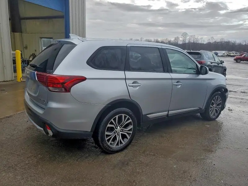 2017 MITSUBISHI OUTLANDER SE  