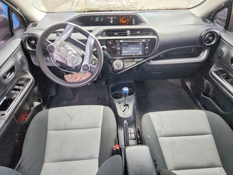 2016 TOYOTA PRIUS C TWO  