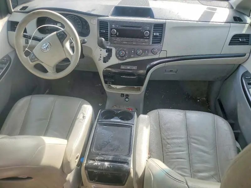 2012 TOYOTA SIENNA LE  