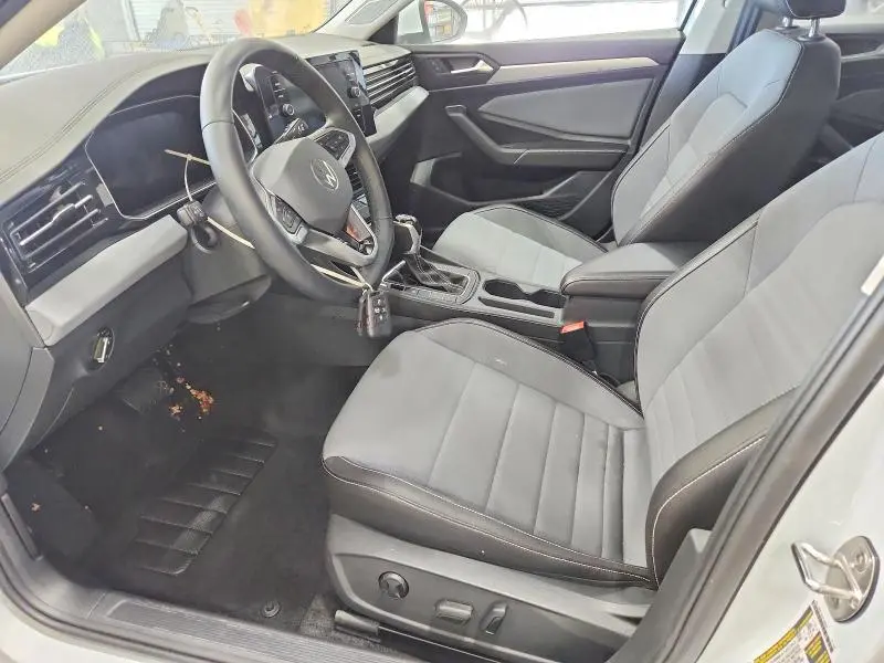 2025 VOLKSWAGEN JETTA SE  