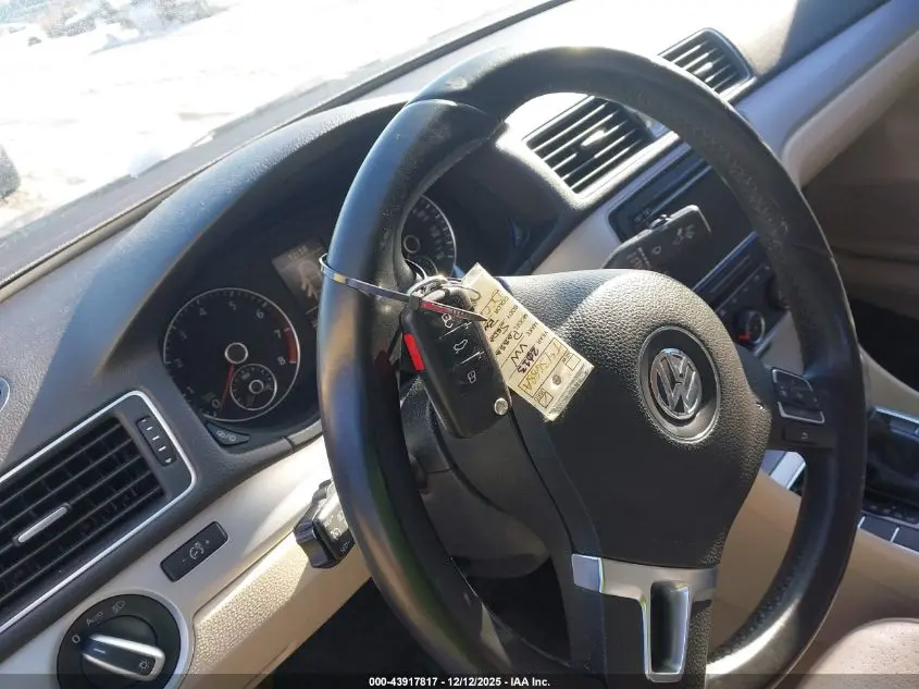 2013 VOLKSWAGEN PASSAT 2.5L SE