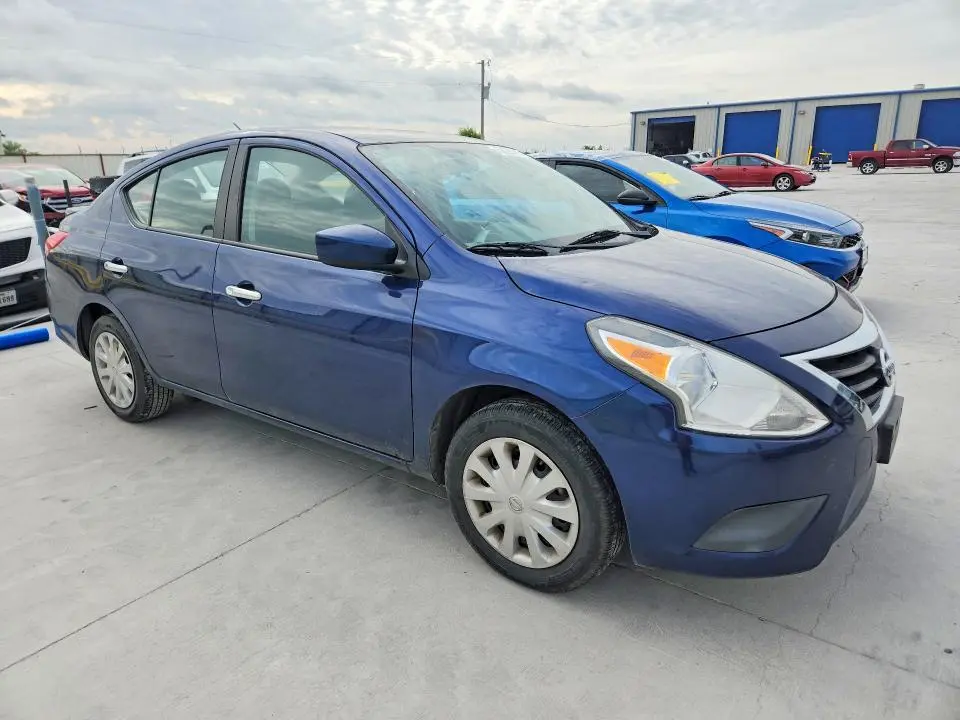 2018 NISSAN VERSA SV  